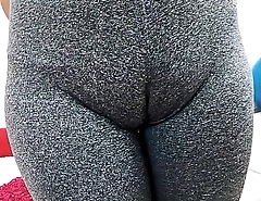 Huge Hangers Teen Working Out in Tight Spandex. Fat Cameltoe